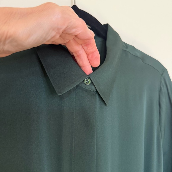 Quince Washable Stretch Silk Shirt Dress in Forest Green office luxury luxe feel - Picture 4 of 13